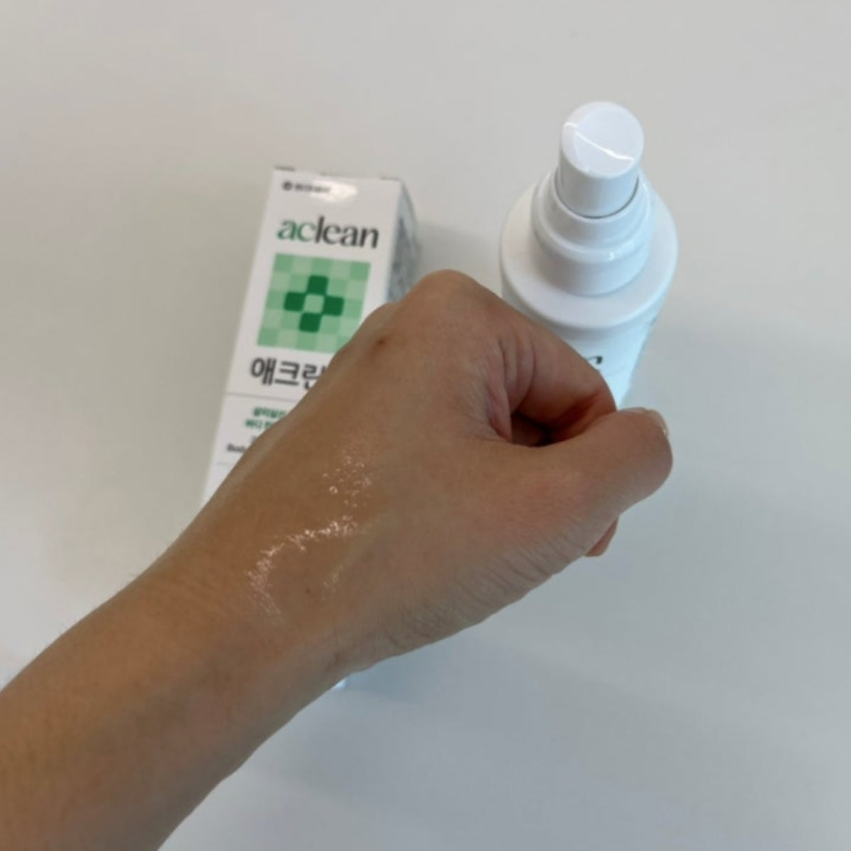 DONG-A Aclean Topical Solution Salicylic Acid Spray 100ml for Back, Chest & Body Acne / from Seoul, Korea