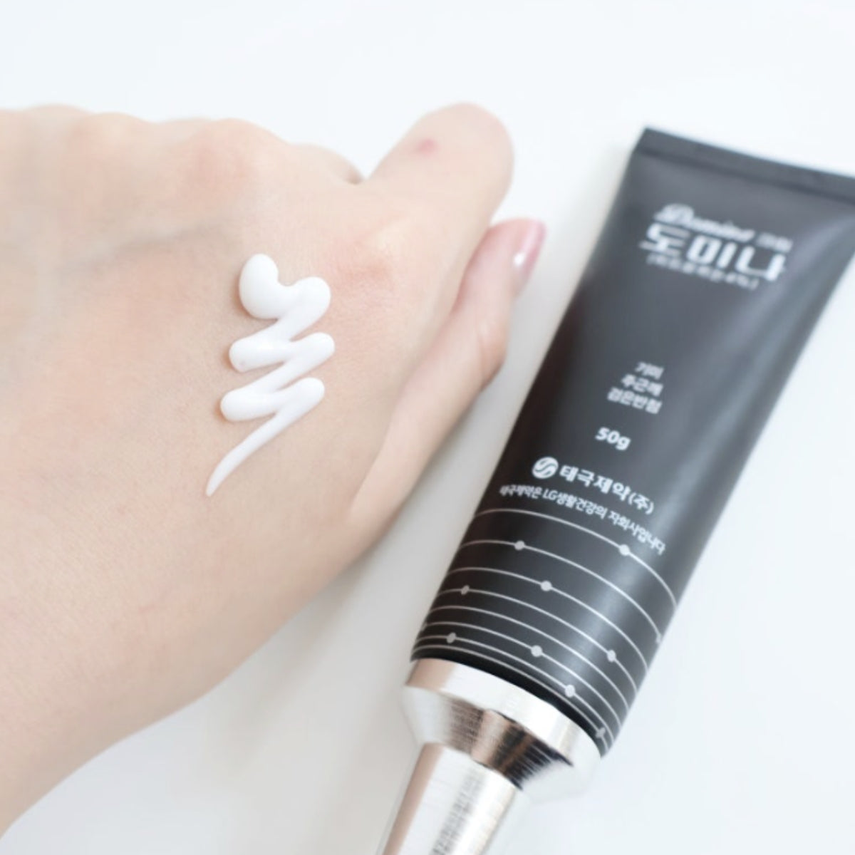 TAEGEUK DOMINA CREAM 50g Freckles Black Dark Spots Melanin pigmentation Melatoning Melanosa / from Seoul, Korea